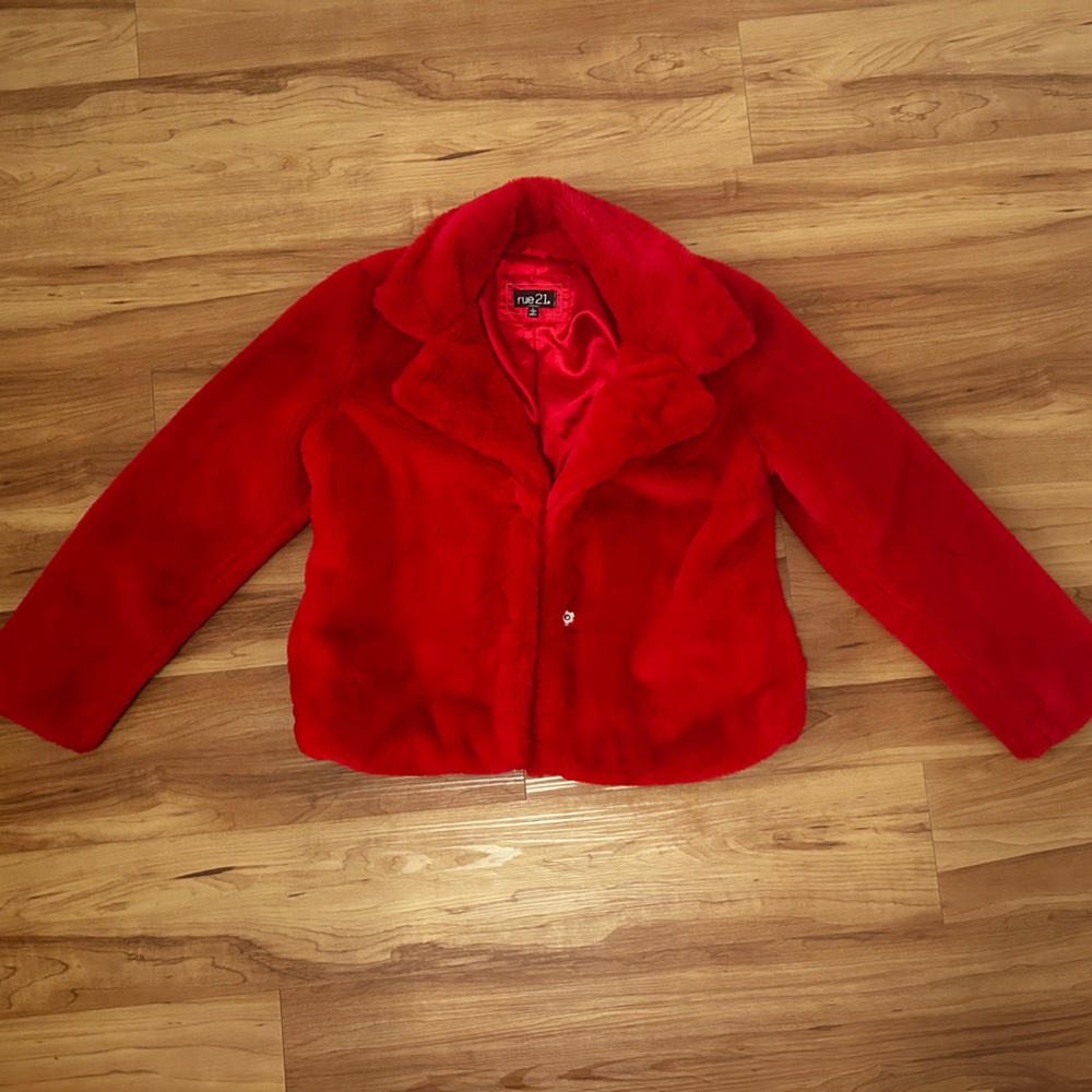 Rue 21 / Red fur